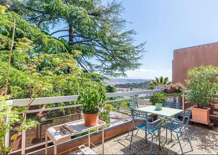 Appartement 2 Pieces D\'Exception En Dernier Etage Avec Vue Panoramique