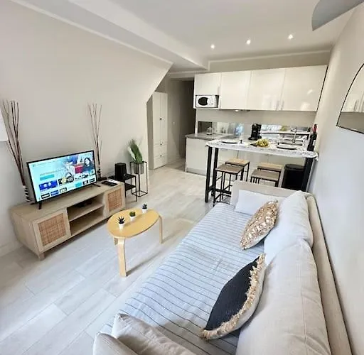 Appartement Calme - 2 Chambres - Proche Promenade