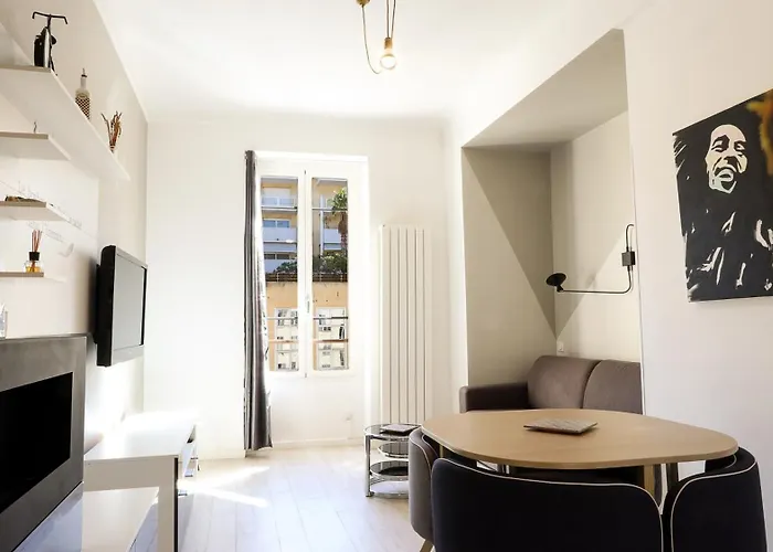 Apartment Port
