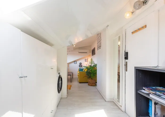 Homelivia, Attic Room -Mansarde Sous Les Toits De Nice