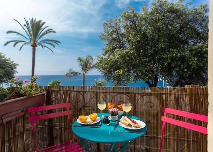 Etats Unis 892 - Spacious Flat On Sea Front Wac