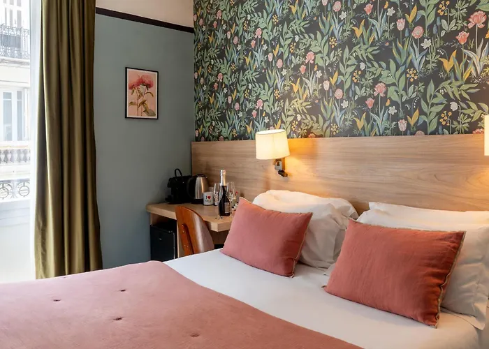 Hotel De France, Un Hotel Ammi