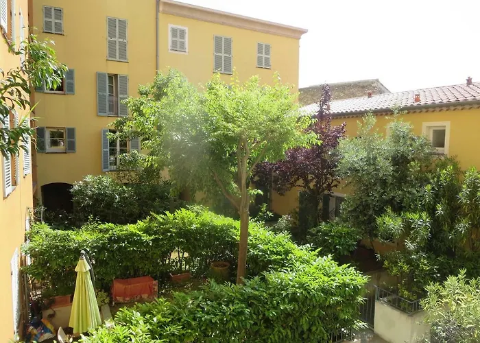 Vieux Nice, Grand 2 Pieces Sur Jardins, Parking, Calme