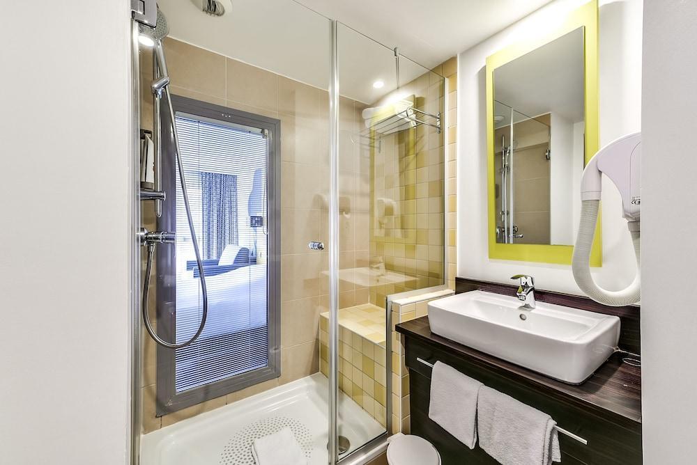 Ibis Styles Centre Port Hotel 3*