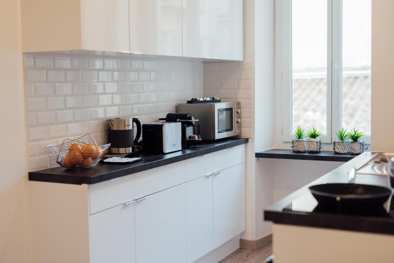 Le Notre Dame 3br With Ac And Balcony In The Heart Of Welkeys Apartment