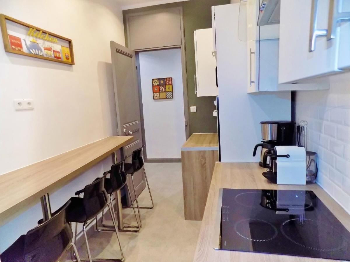 Gare Garibaldi République: Tranquil Private Near Tram Bed & Breakfast