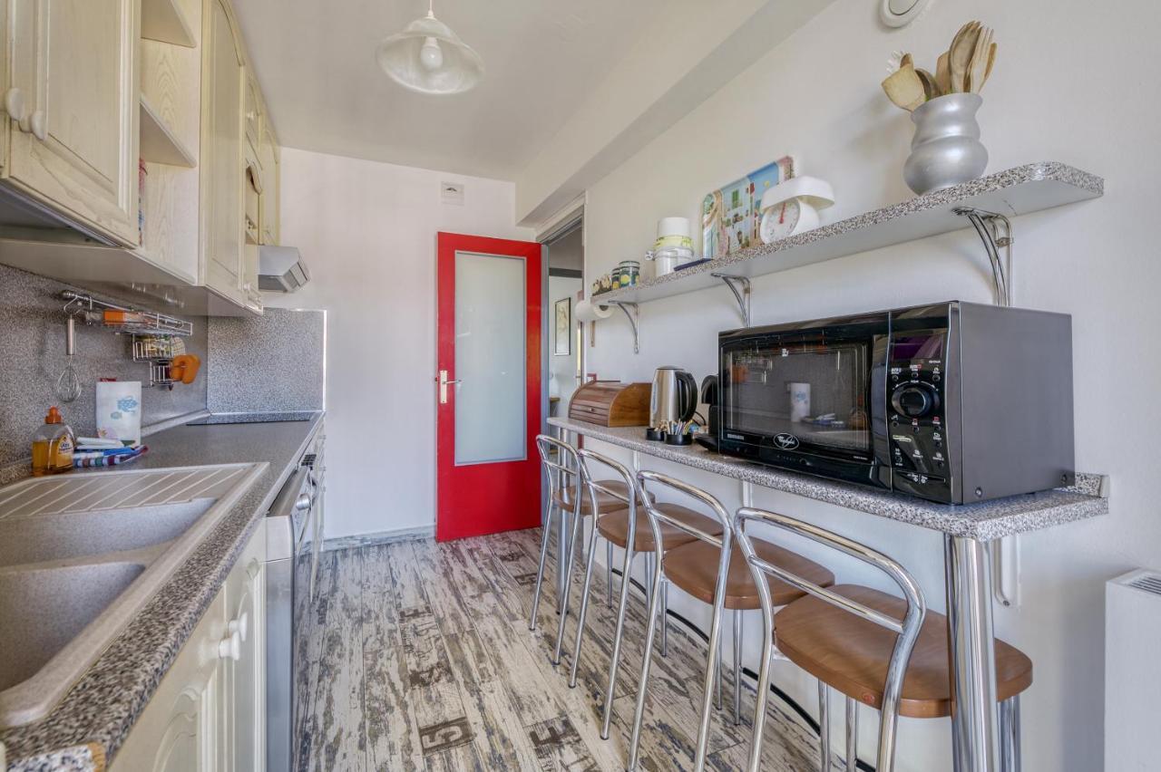 Greeter-appartement Lumineux Avec Vue Sur La *