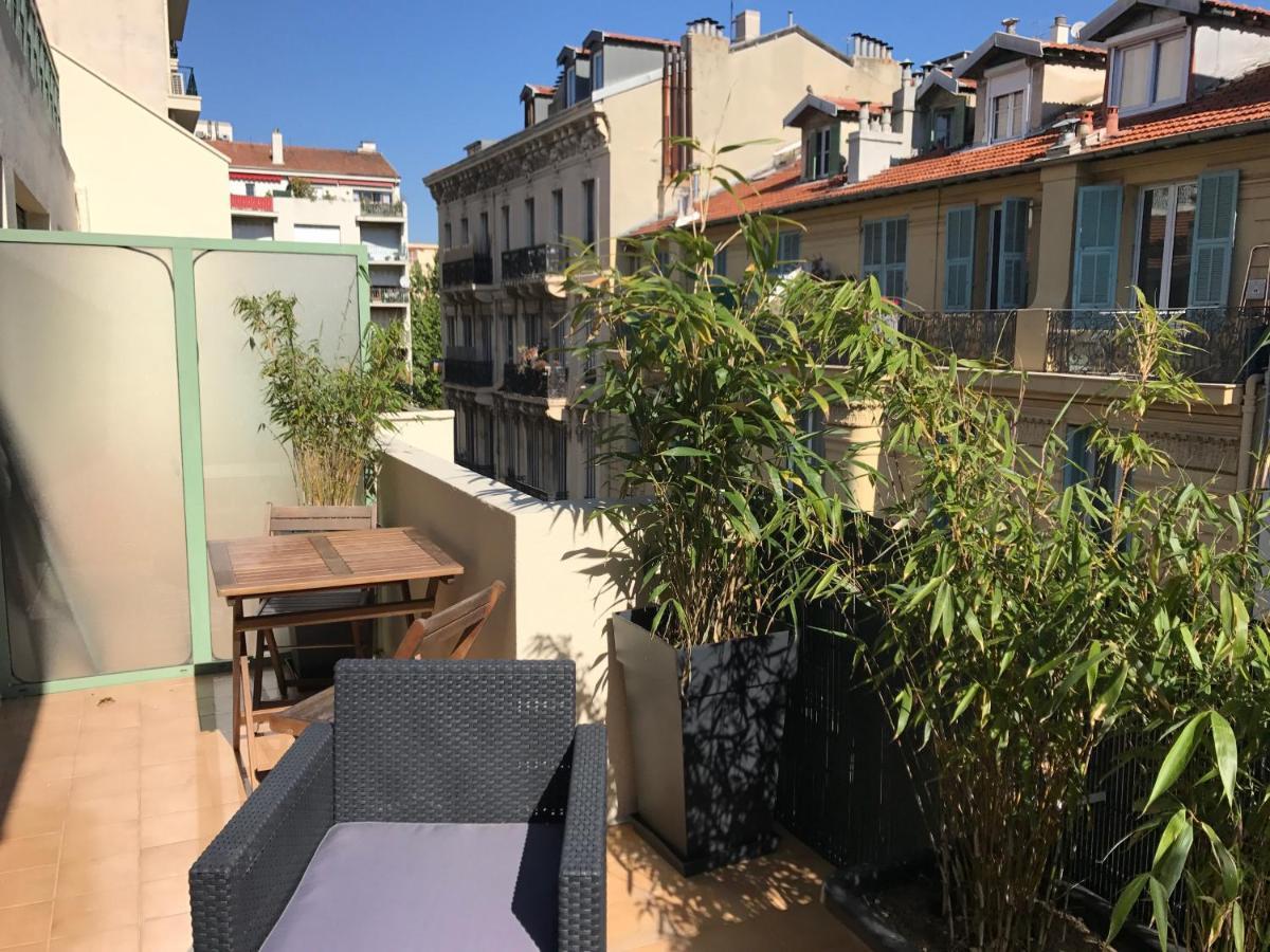Apartment Downtown Studio & Large Terrace