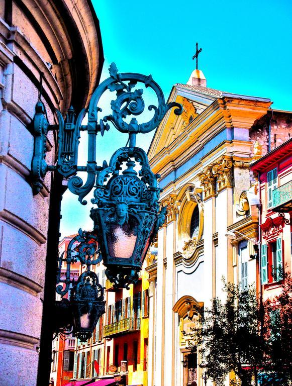 Bed & Breakfast With A Vue