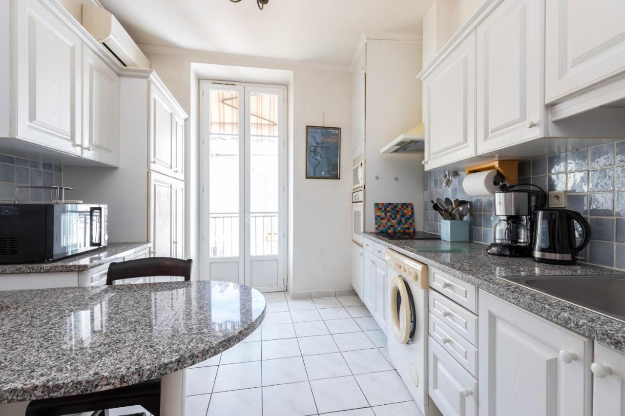 Large 2 Bdrs Downtown - 6 Pax & Ac Apartment