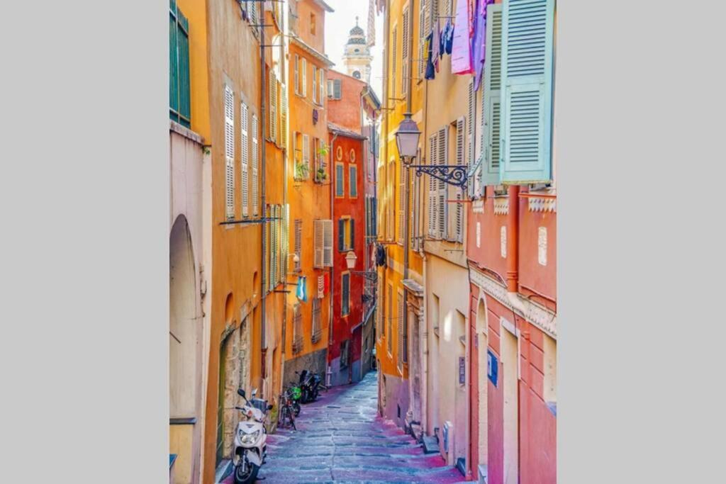 Beautiful Old Town Flat, Near The Appartement Nice