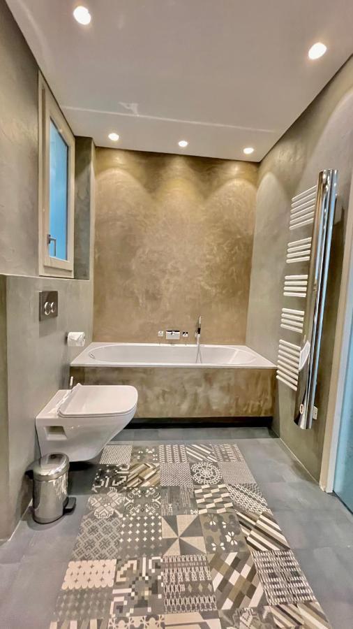 Apartment Luxurious 2 Bedrooms Apartment, 30 Meter From
