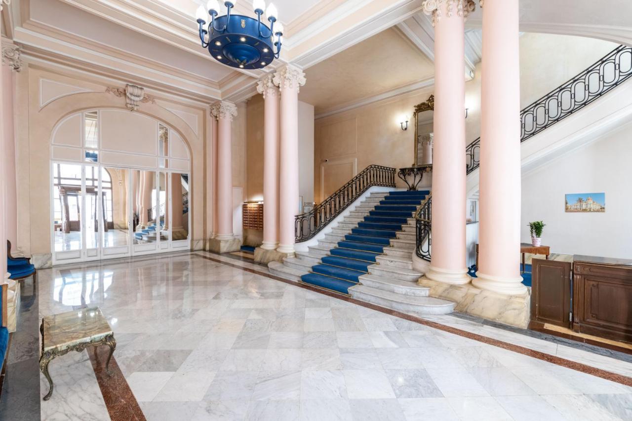 Luxury In - Negresco -