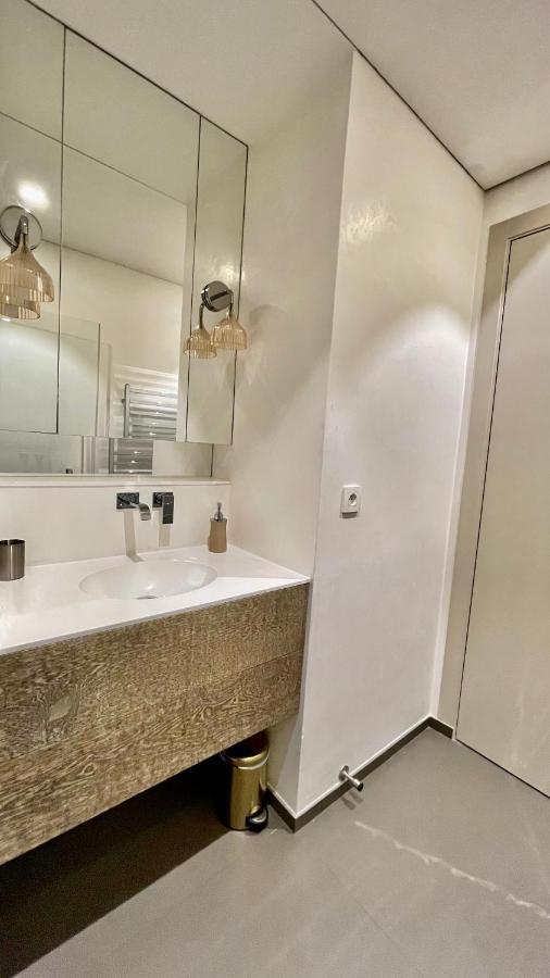 Luxurious 2 Bedrooms Apartment, 30 Meter From Apartment