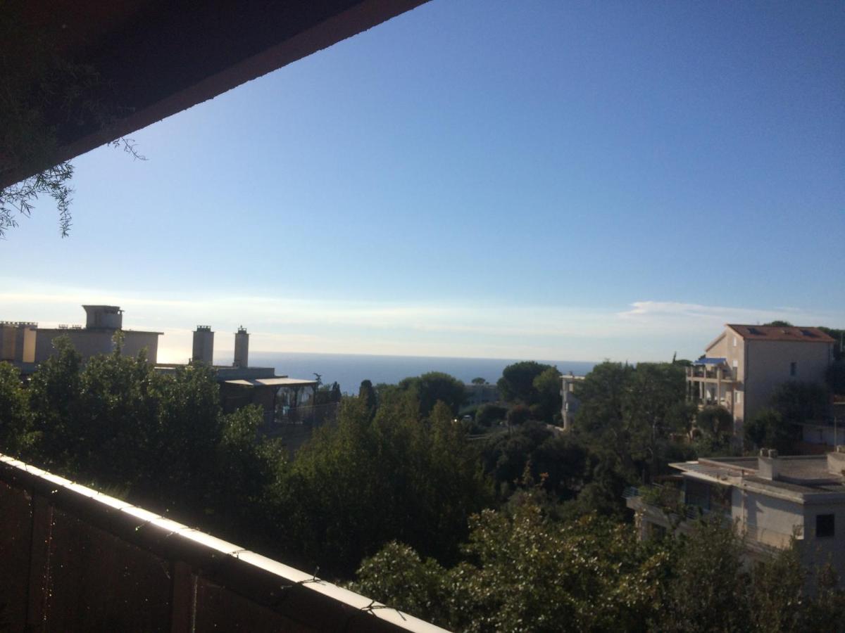 Azurelle Apartment