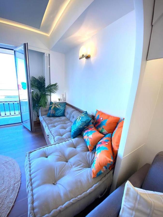 Apartment Le Rocamare -superb-atypical Sea View-a.c-wifi Nice