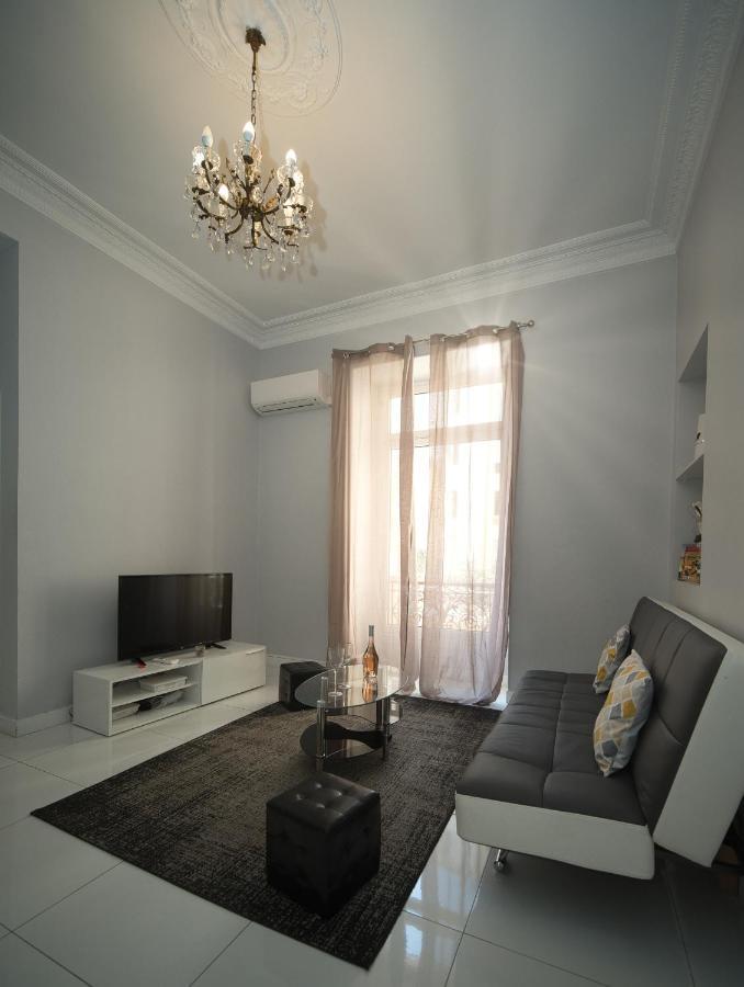 Apartment Designer Flat