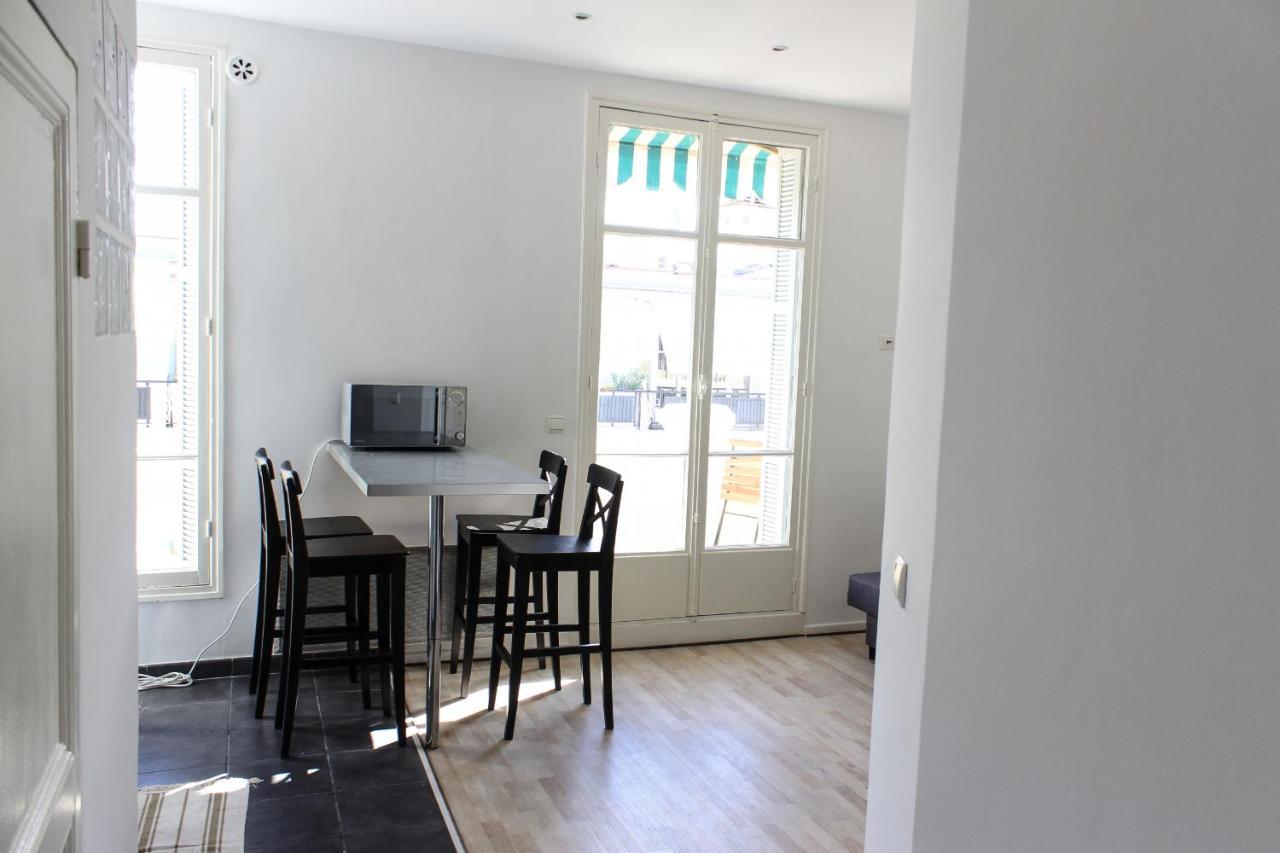 Joli Studio Avec Balcon, Centre Appartement *