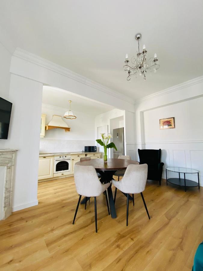 Le Nid Blanc Centre Apartment