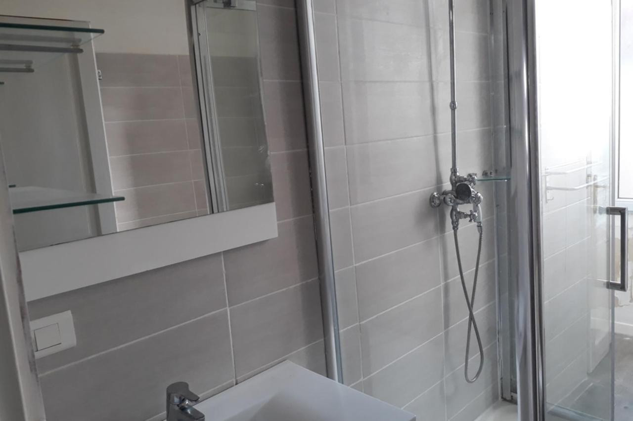 Spacious Wifi Next To The Port