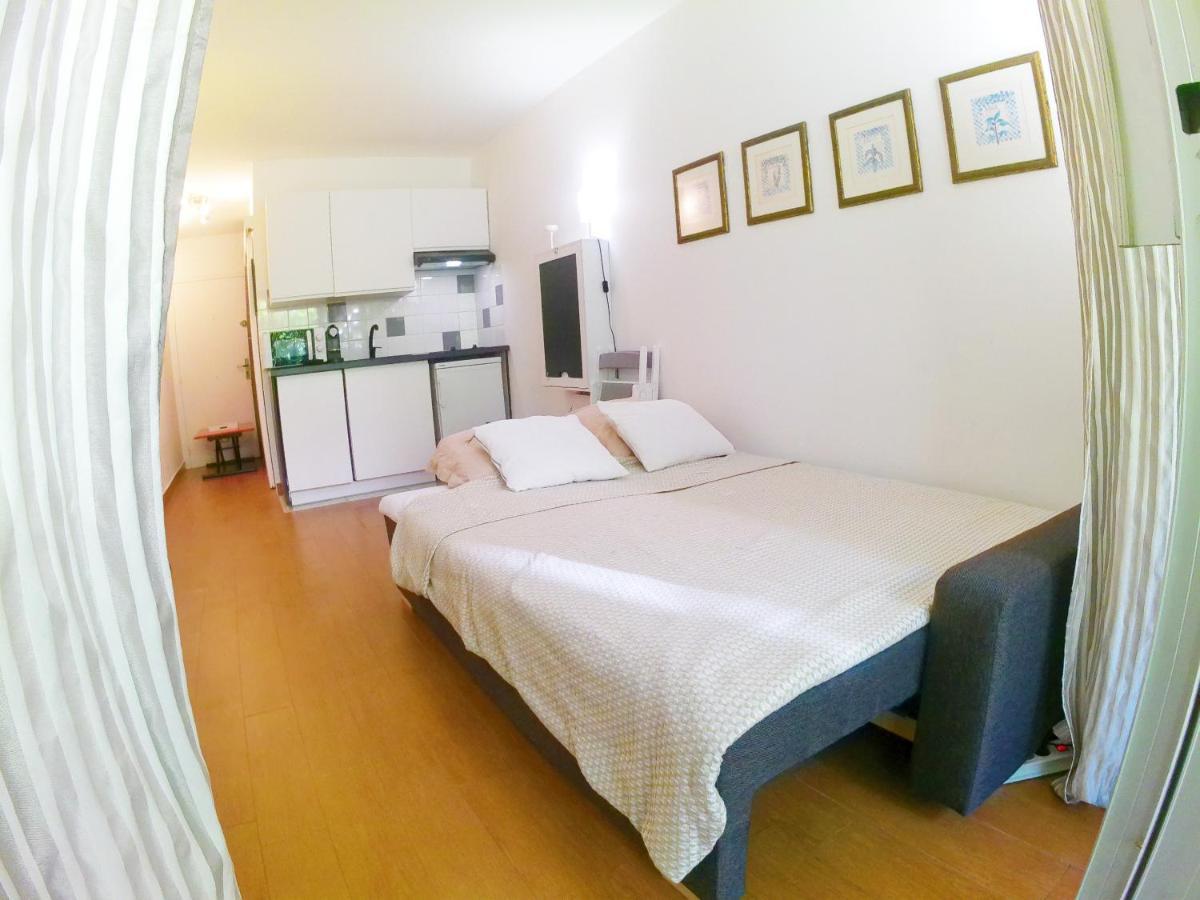 25 Joseph Giordan Apartment *