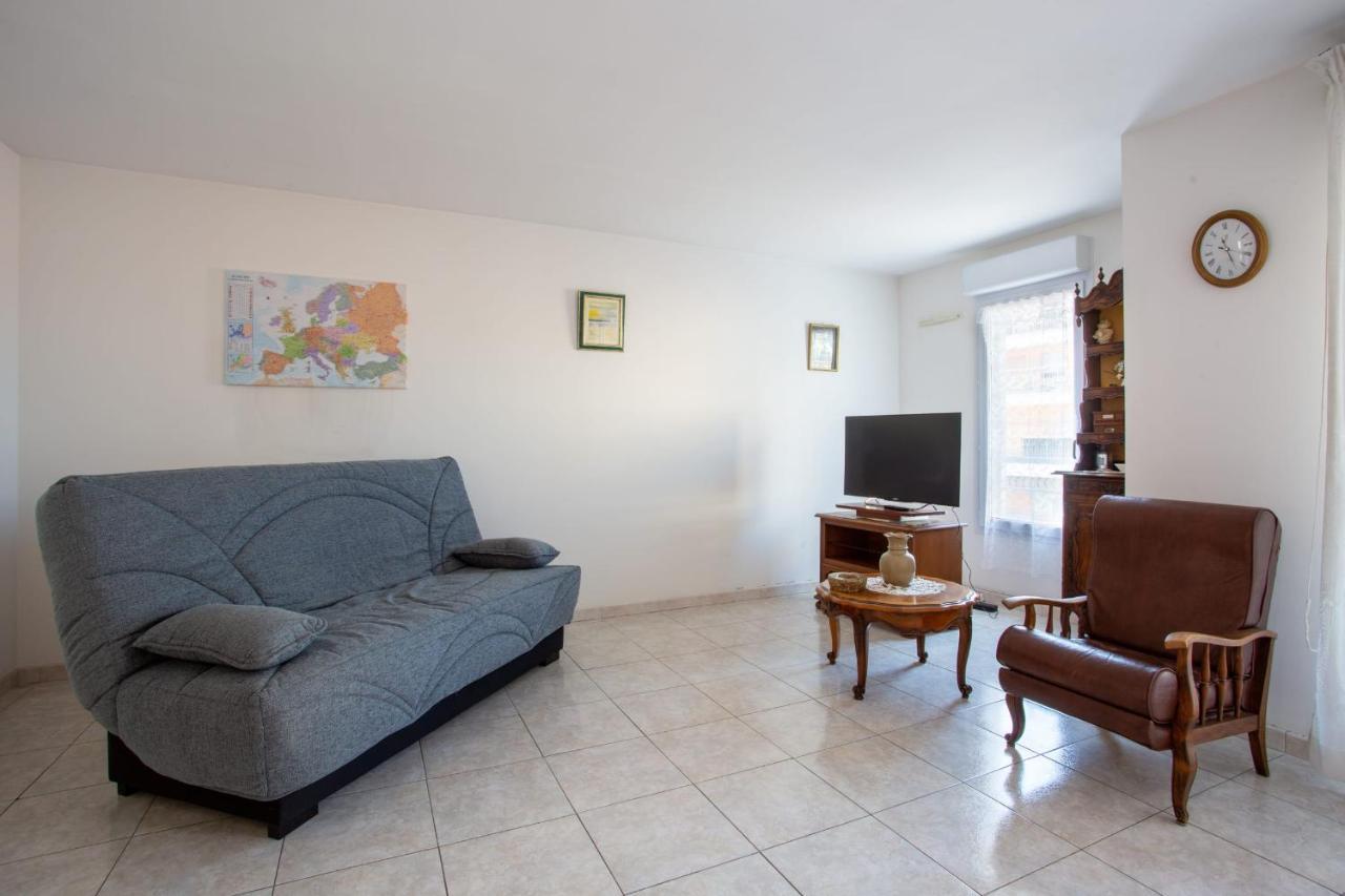 With Sea View With Two Bedrooms Nice