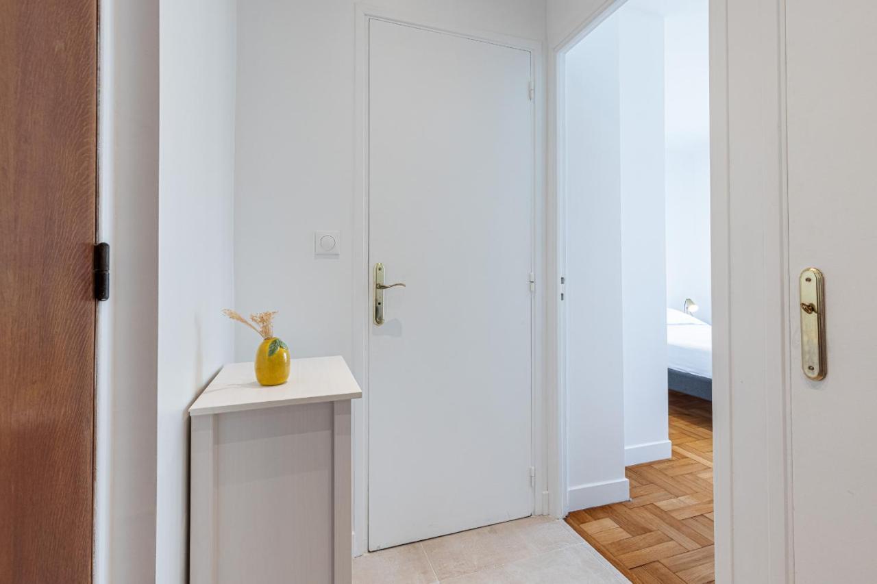 Quiet 1 Bdr Downtown Terrace Ac & Parking Apartment *