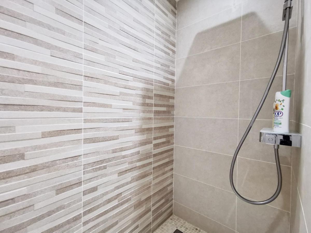 Congres Carre D'or By Guys