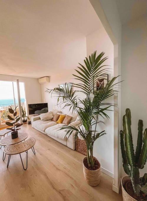 Superbe Vue Panoramique Hotel *