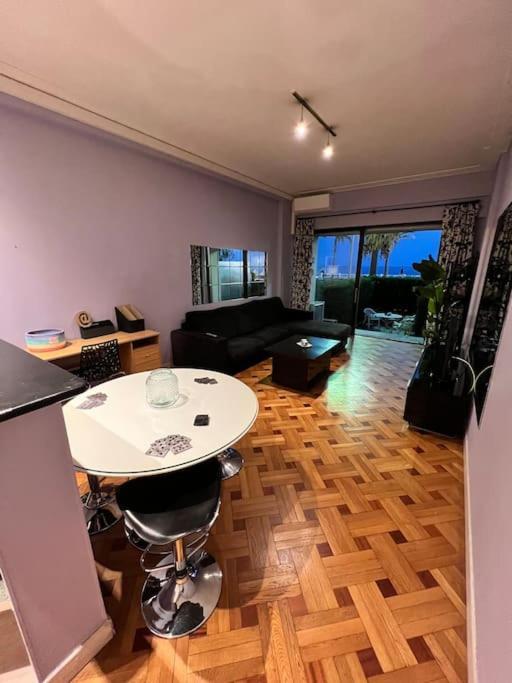 Apartment Rez-de-jardin Sur La Promenade Des Nice