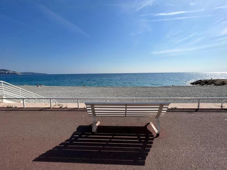 Rez-de-jardin Sur La Promenade Des Apartment