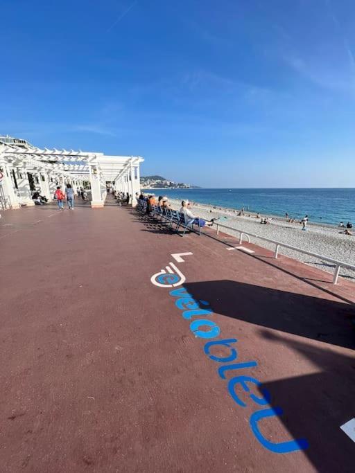 Rez-de-jardin Sur La Promenade Des Apartment Nice