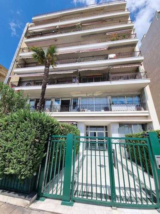 Rez-de-jardin Sur La Promenade Des *