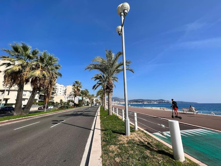 Apartment Rez-de-jardin Sur La Promenade Des *