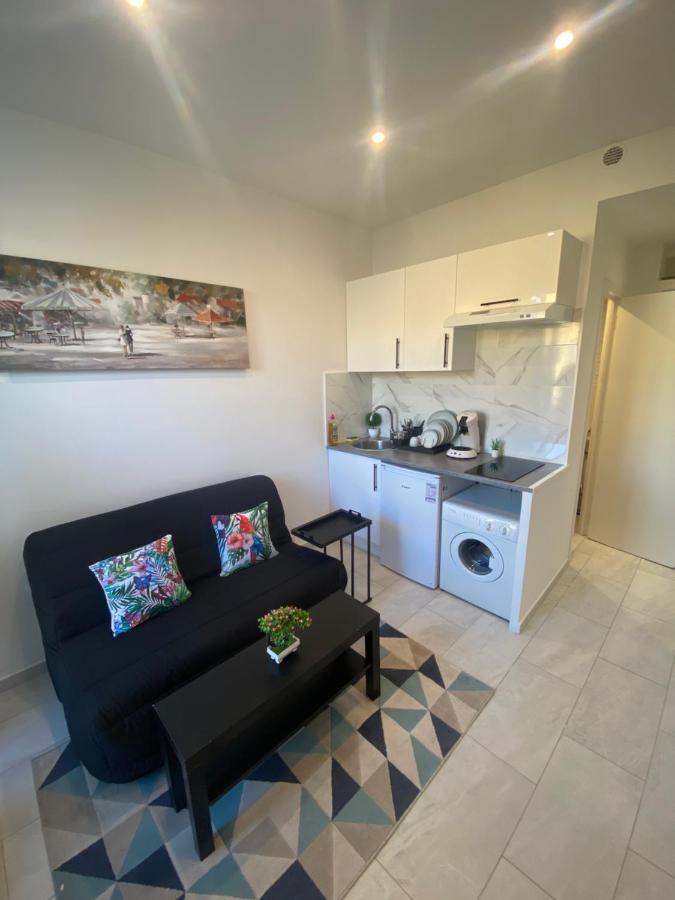 Sur Avenue Jean Medecin A Nice