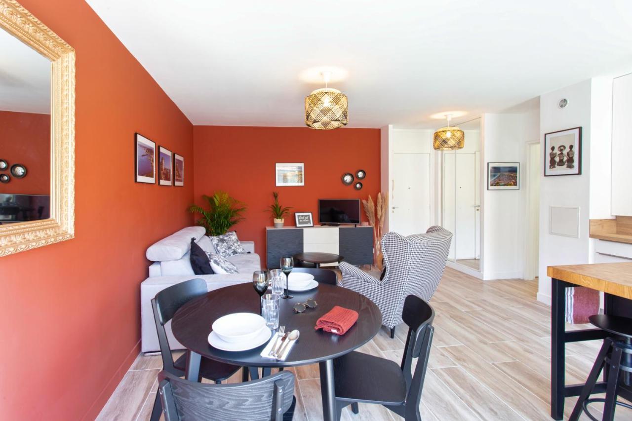 Apartment #4 Papon Parking Climatise Terrasse & Wifi 5mins A Pieds Du Vieux