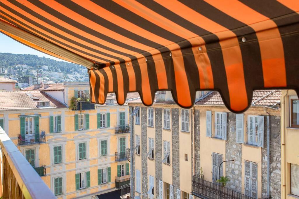 #4 Papon Parking Climatise Terrasse & Wifi 5mins A Pieds Du Vieux Apartment
