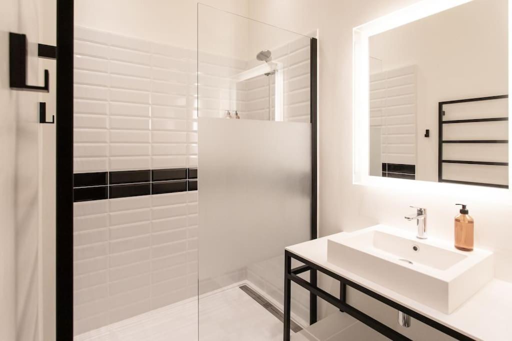 #8 Promenade 1min 2rooms/parking/terrace/wifi * Nice