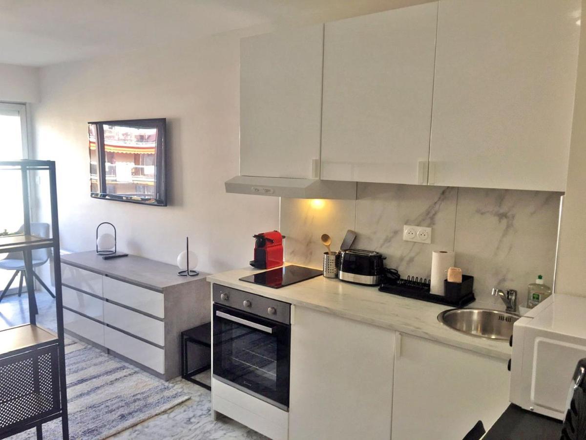 Beachfront On Promenade Des Apartamento *