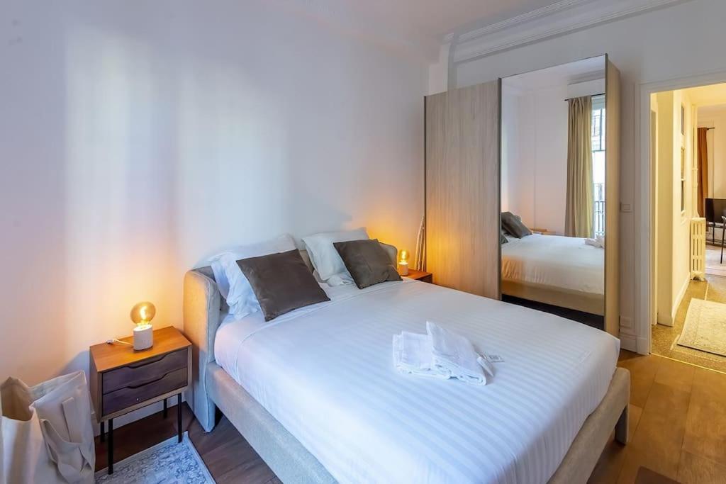 Superb 2p Of Standing, Comfort, Perfect Locati