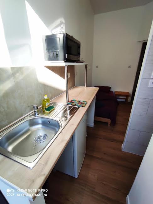 Lyonnais Hostel