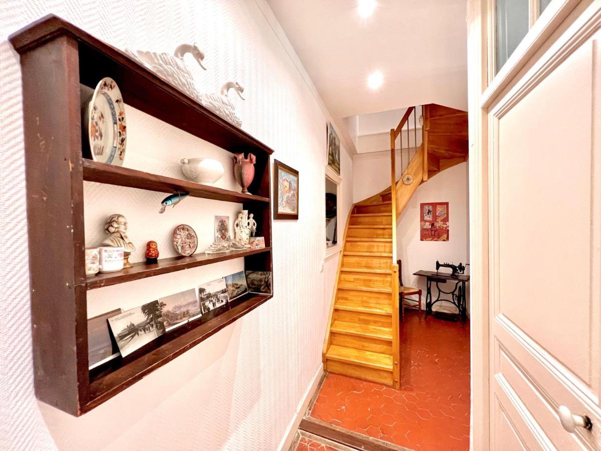 Riviera: Spacious 5-room Duplex Near Sea In Old Town Port *