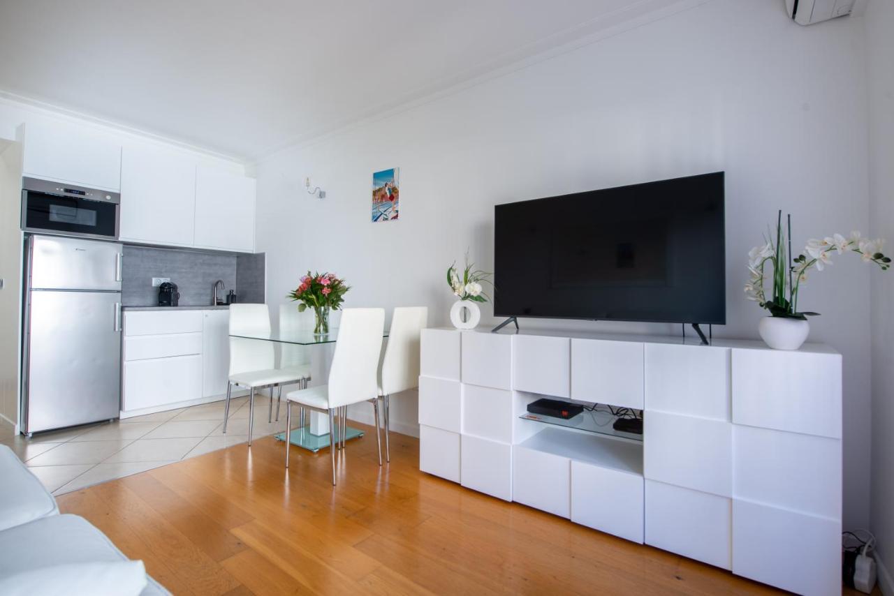 Sunny Studio With Balcony And Ac Near The Sea * Nice