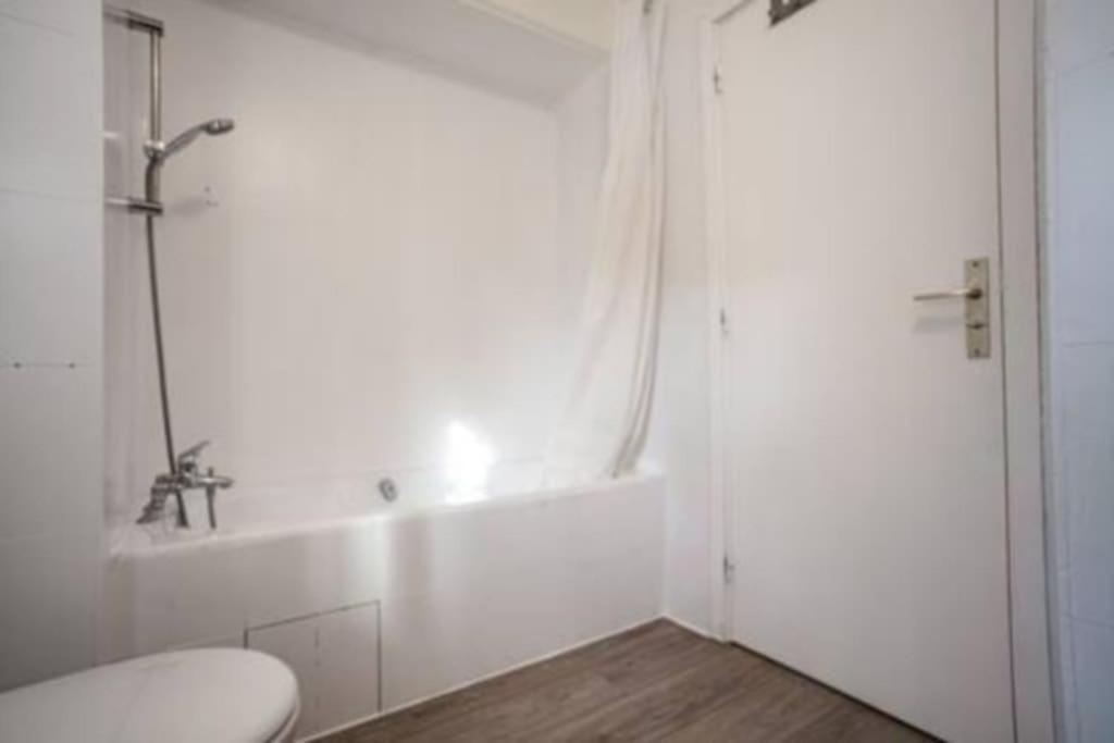 Studio Dans Belle Parking Et Piscine *