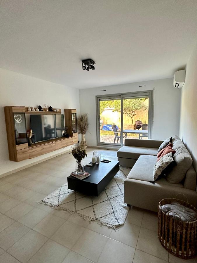 Avec Jardin Apartment