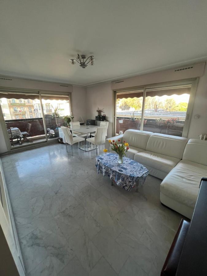 Privee Avec Terrasse Au Port De Nice