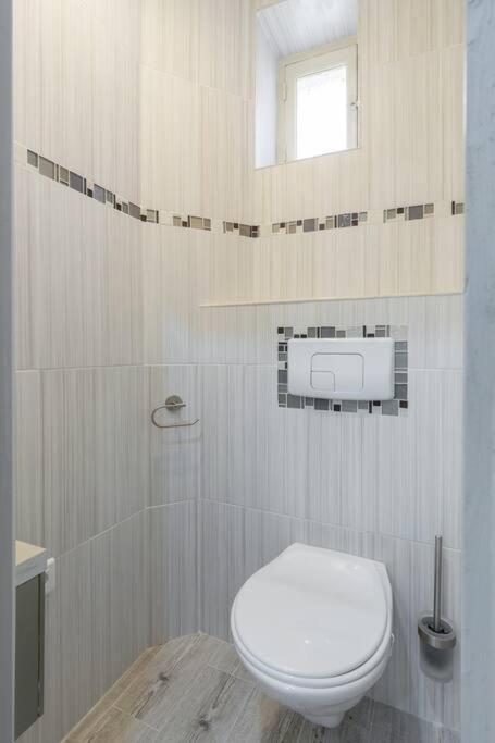 L32 Mozart 2 Bedrooms, Ac, Wifi, 10 Mins Apartamento *