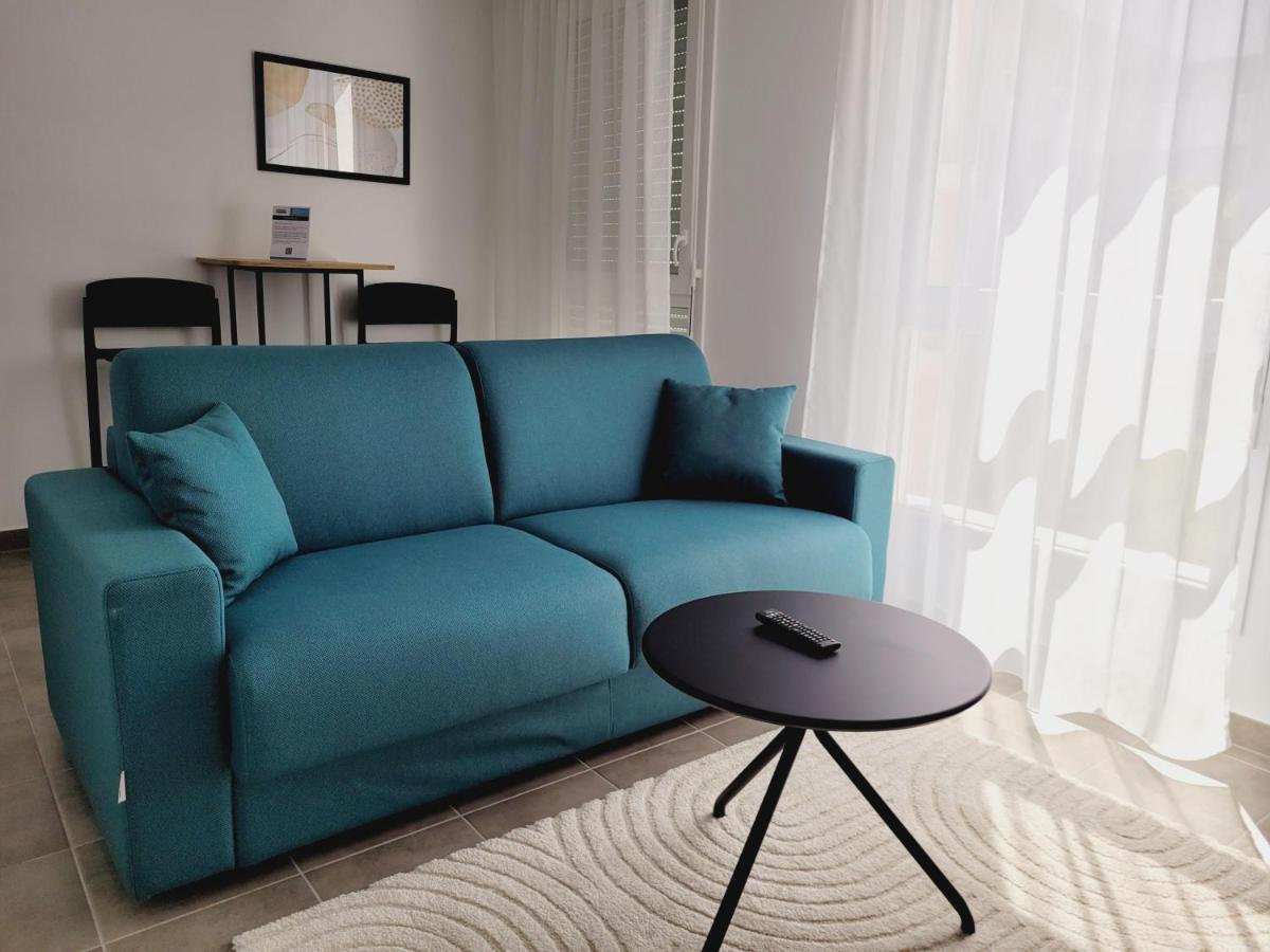 Twenty Business Flats Angely 3* Nice