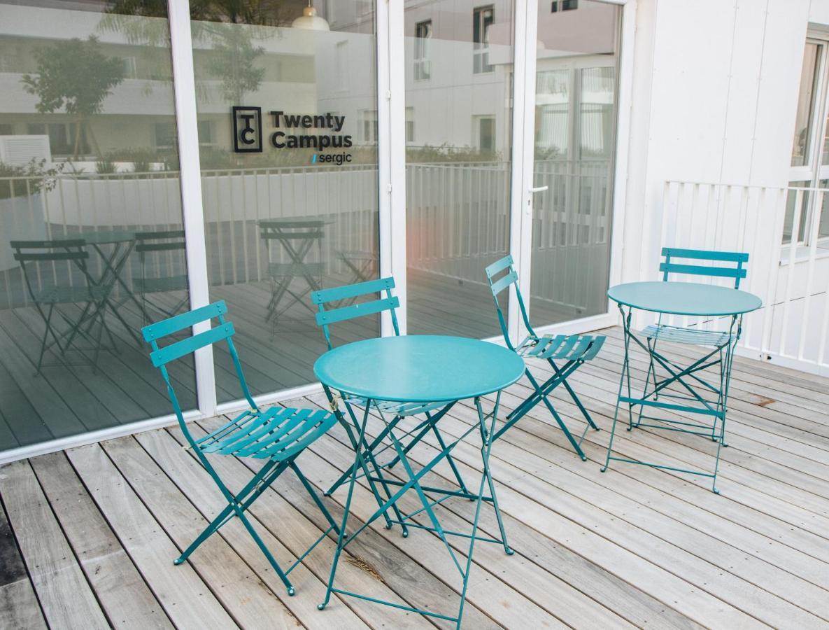 Hotel Twenty Business Flats Angely 3*