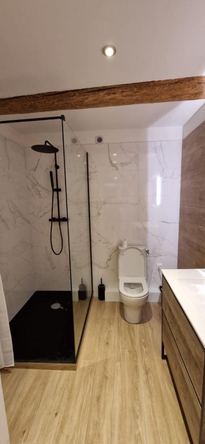 Vieux A 2min De La Apartment